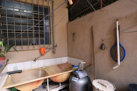 Casa à venda com 40m², 4 quartos e 2 vagas Casa à venda com 40m², 4 quartos e 2 vagasÁrea de Serviço