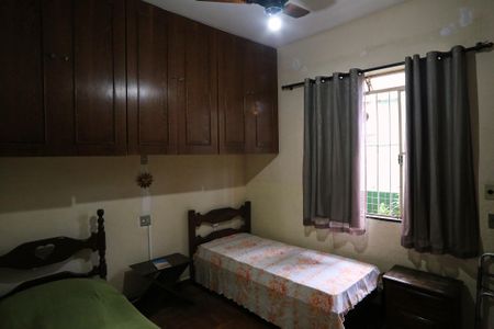 Quarto de casa à venda com 4 quartos, 40m² em Sagrada Família, Belo Horizonte