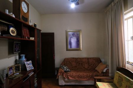 Sala de casa à venda com 4 quartos, 40m² em Sagrada Família, Belo Horizonte