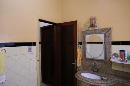 Casa à venda com 40m², 4 quartos e 2 vagas Casa à venda com 40m², 4 quartos e 2 vagasBanheiro