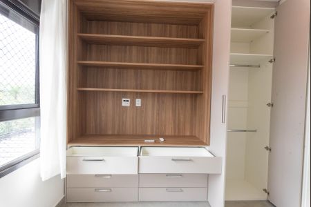 Casa de condomínio para alugar com 156m², 3 quartos e 2 vagas Casa de condomínio para alugar com 156m², 3 quartos e 2 vagasSuíte 3