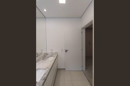 Casa de condomínio para alugar com 156m², 3 quartos e 2 vagas Casa de condomínio para alugar com 156m², 3 quartos e 2 vagasBanheiro da Suíte 1