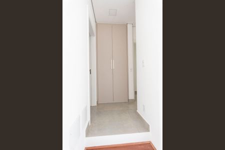 Casa de condomínio para alugar com 156m², 3 quartos e 2 vagas Casa de condomínio para alugar com 156m², 3 quartos e 2 vagasCorredor Armário