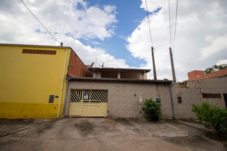 Casa para alugar com 240m², 4 quartos e 3 vagasFachada 