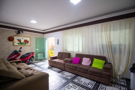 Casa para alugar com 240m², 4 quartos e 3 vagasSala 