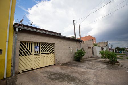 Casa para alugar com 240m², 4 quartos e 3 vagasFachada 