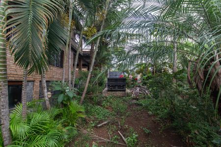 Casa à venda com 350m², 3 quartos e 4 vagas Casa à venda com 350m², 3 quartos e 4 vagasJardim