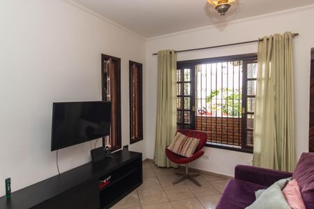 Casa à venda com 350m², 3 quartos e 4 vagas Casa à venda com 350m², 3 quartos e 4 vagasSala