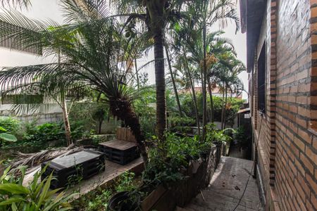 Casa à venda com 350m², 3 quartos e 4 vagas Casa à venda com 350m², 3 quartos e 4 vagasJardim