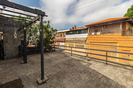 Casa à venda com 350m², 3 quartos e 4 vagas Casa à venda com 350m², 3 quartos e 4 vagasVaranda