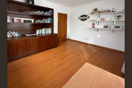 Casa à venda com 3 quartos, 302m² em Piratininga, Niterói