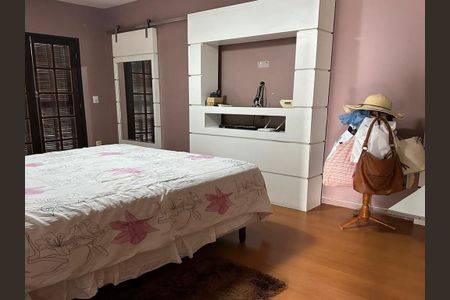 Casa à venda com 3 quartos, 302m² em Piratininga, Niterói