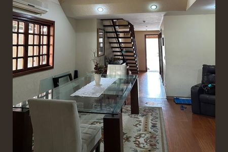 Casa à venda com 3 quartos, 302m² em Piratininga, Niterói