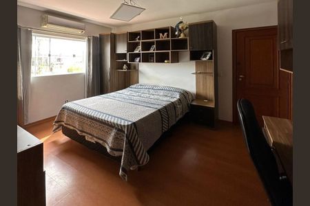 Casa à venda com 3 quartos, 302m² em Piratininga, Niterói