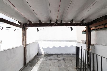 Casa de condomínio à venda com 110m², 4 quartos e 1 vaga Casa de condomínio à venda com 110m², 4 quartos e 1 vagaVaranda