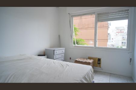 Quarto  de kitnet/studio para alugar com 1 quarto, 30m² em Centro Histórico, Porto Alegre