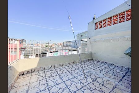 Casa à venda com 250m², 2 quartos e 2 vagas Casa à venda com 250m², 2 quartos e 2 vagasTerraço