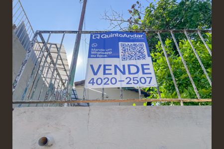 Casa à venda com 250m², 2 quartos e 2 vagas Casa à venda com 250m², 2 quartos e 2 vagasPlaca