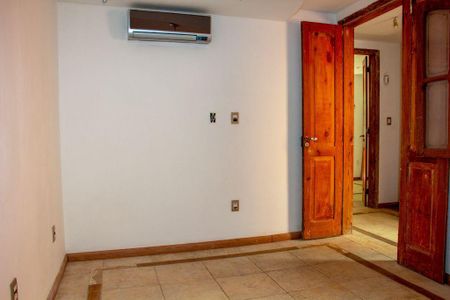 Casa à venda com 4 quartos, 225m² em Ingá, Niterói