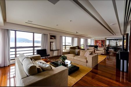 Apartamento à venda com 4 quartos, 480m² em Ingá, Niterói
