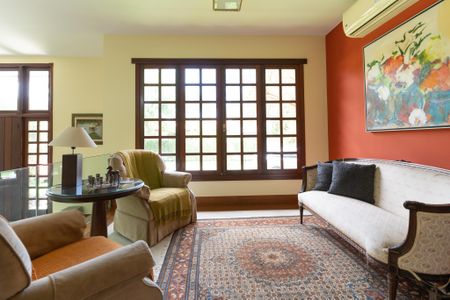 Casa à venda com 4 quartos, 365m² em Piratininga, Niterói