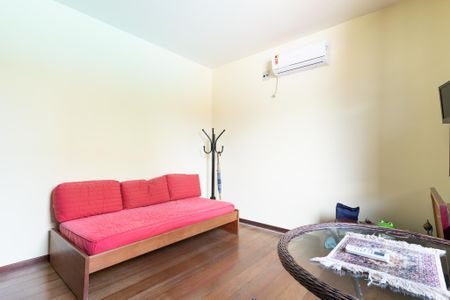 Casa à venda com 4 quartos, 365m² em Piratininga, Niterói