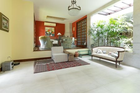 Casa à venda com 4 quartos, 365m² em Piratininga, Niterói