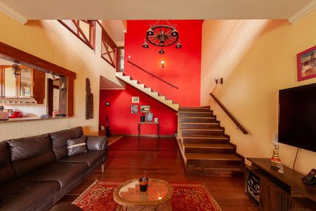 Casa à venda com 4 quartos, 220m² em Itaipu, Niterói