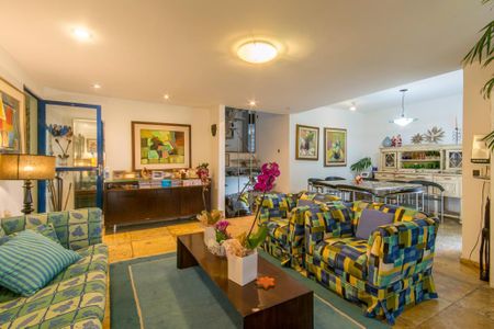 Casa à venda com 4 quartos, 277m² em Itacoatiara, Niterói