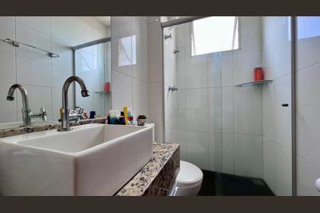 Apartamento à venda com 82m², 3 quartos e 2 vagasbanho