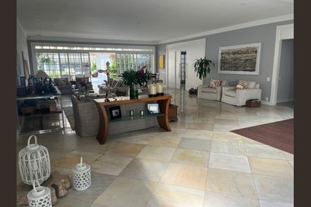 Casa à venda com 5 quartos, 980m² em Barra da Tijuca, Rio de Janeiro