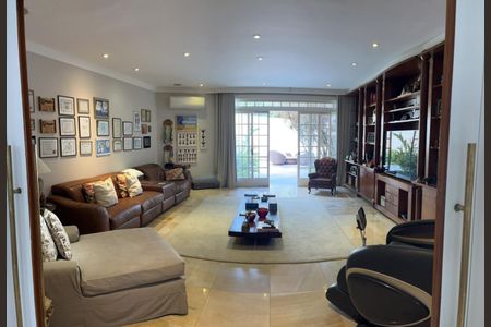 Casa à venda com 5 quartos, 980m² em Barra da Tijuca, Rio de Janeiro