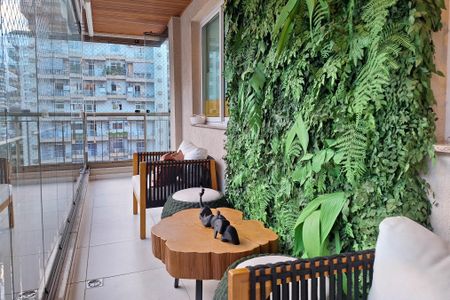 Apartamento à venda com 115m², 3 quartos e 2 vagasVaranda da Sala