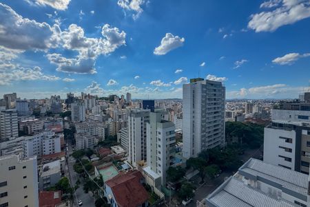 Apartamento para alugar com 340m², 4 quartos e 2 vagas