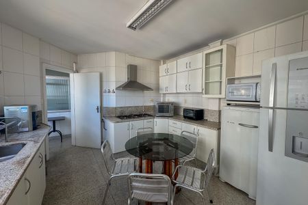 Apartamento para alugar com 340m², 4 quartos e 2 vagas