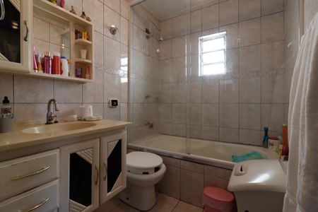 Casa à venda com 165m², 4 quartos e 2 vagas