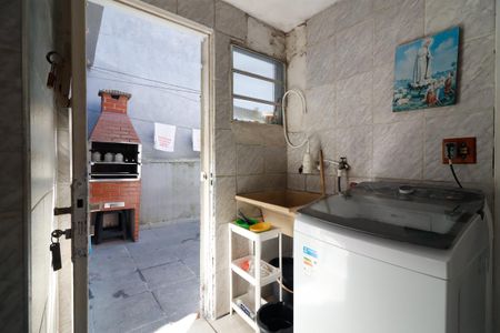 Casa à venda com 165m², 4 quartos e 2 vagas