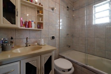 Casa à venda com 165m², 4 quartos e 2 vagas