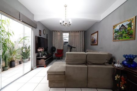 Casa à venda com 165m², 4 quartos e 2 vagas