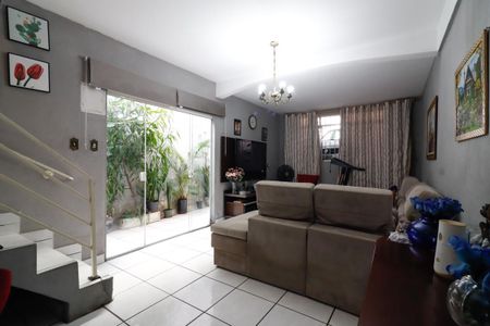 Casa à venda com 165m², 4 quartos e 2 vagas