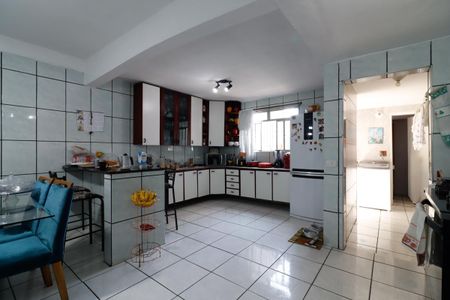 Casa à venda com 165m², 4 quartos e 2 vagas