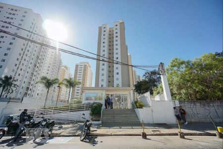 Apartamento à venda com 53m², 2 quartos e 1 vaga Apartamento à venda com 53m², 2 quartos e 1 vagaFachada
