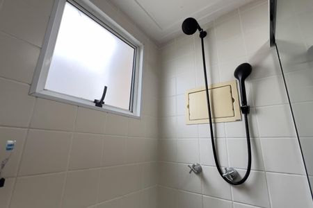 Banheiro de apartamento para alugar com 2 quartos, 50m² em Vila Endres, Guarulhos