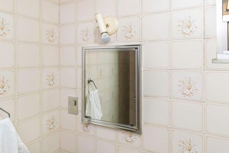 Casa à venda com 157m², 5 quartos e 3 vagas Casa à venda com 157m², 5 quartos e 3 vagasBanheiro 2