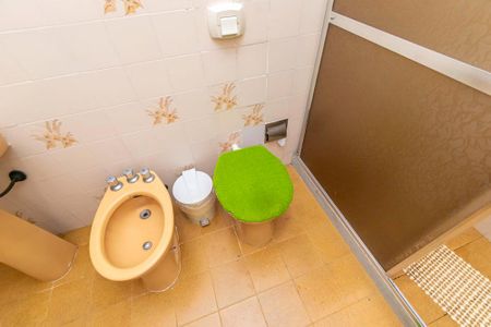 Casa à venda com 157m², 5 quartos e 3 vagas Casa à venda com 157m², 5 quartos e 3 vagasBanheiro 1