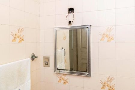 Casa à venda com 157m², 5 quartos e 3 vagas Casa à venda com 157m², 5 quartos e 3 vagasBanheiro 1