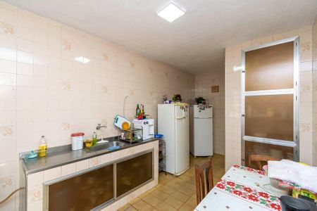 Casa à venda com 157m², 5 quartos e 3 vagas Casa à venda com 157m², 5 quartos e 3 vagasCozinha