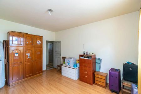 Casa à venda com 157m², 5 quartos e 3 vagas Casa à venda com 157m², 5 quartos e 3 vagasQuarto 2