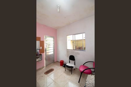 Casa à venda com 270m², 2 quartos e 1 vagaQuarto de Serviço