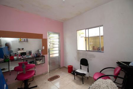 Casa à venda com 270m², 2 quartos e 1 vagaQuarto de Serviço